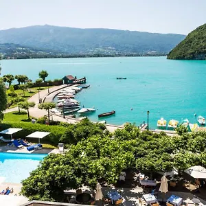 https://zz-tbd-cottage-bise.hotels-rhonealpes.com
