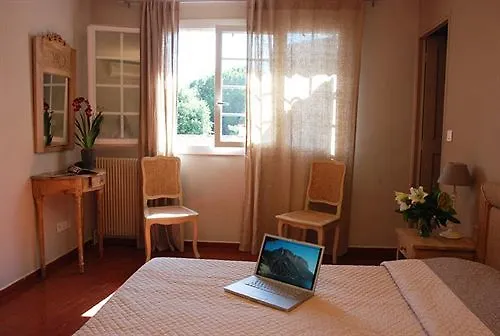 ***  Hotel Les Jardins De Cassis - Parking Gratuit & Piscine Chauffee Francia